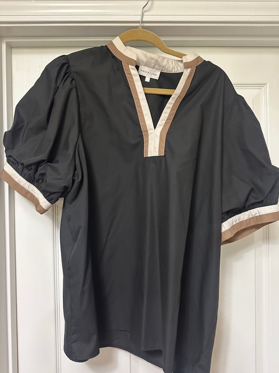 entro Tops - entro Black Puff Sleeve V-Neck Top with Cream and Brown Trim Accents